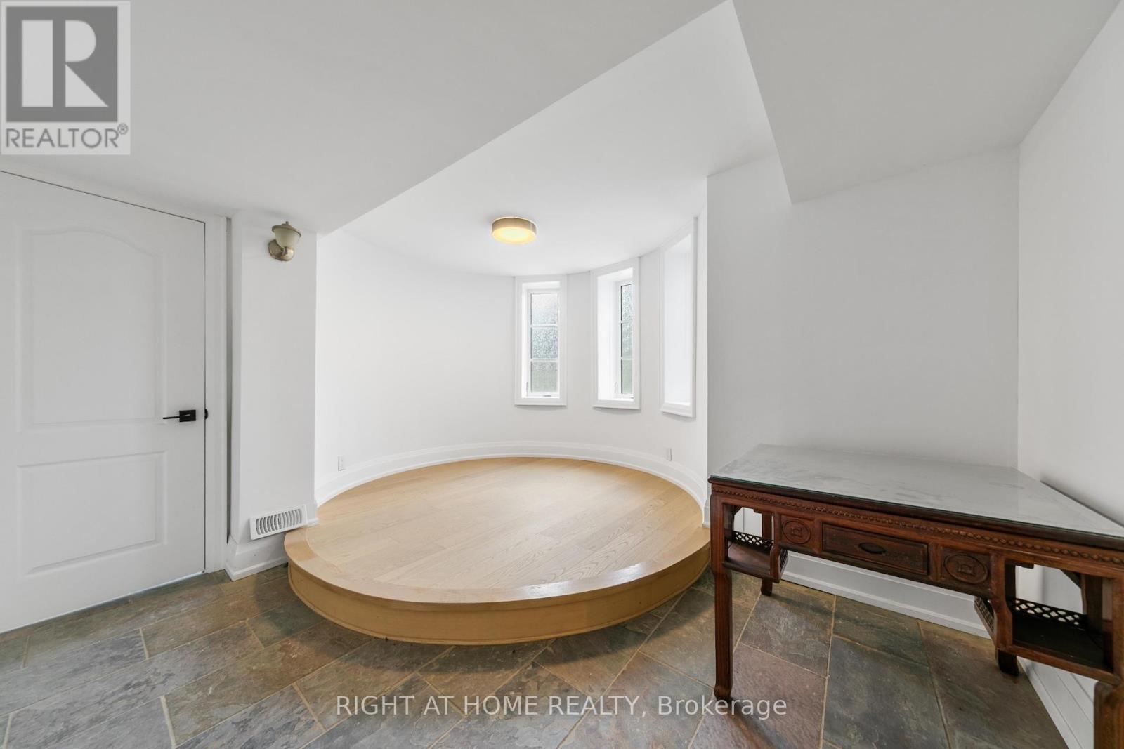 125 Kingsdale Avenue, Toronto, Ontario  M2N 3W5 - Photo 49 - C12459254