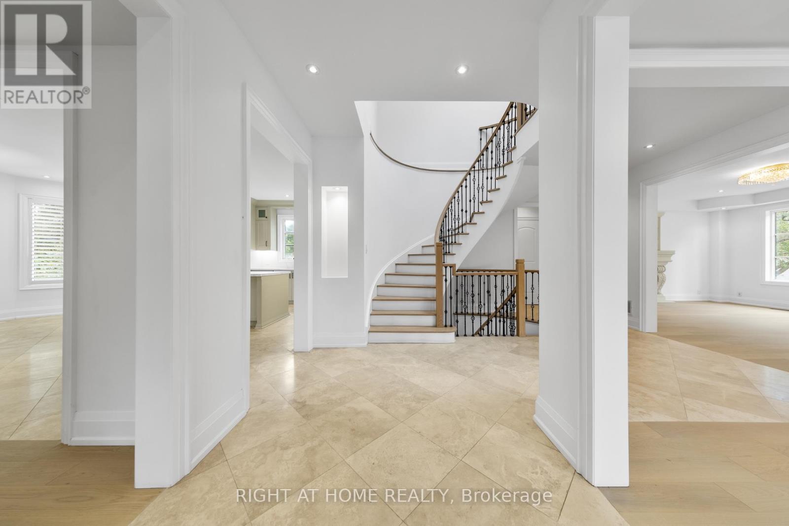 125 Kingsdale Avenue, Toronto, Ontario  M2N 3W5 - Photo 5 - C12459254