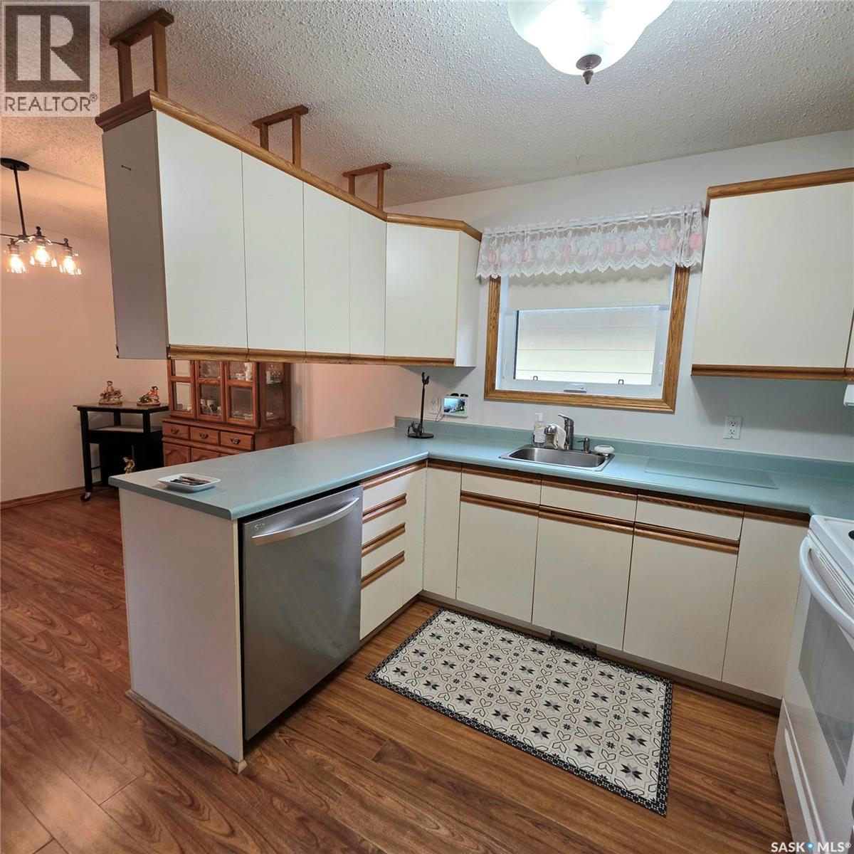 1596 Mcintosh Drive, Prince Albert, Saskatchewan  S6V 7B8 - Photo 17 - SK020727