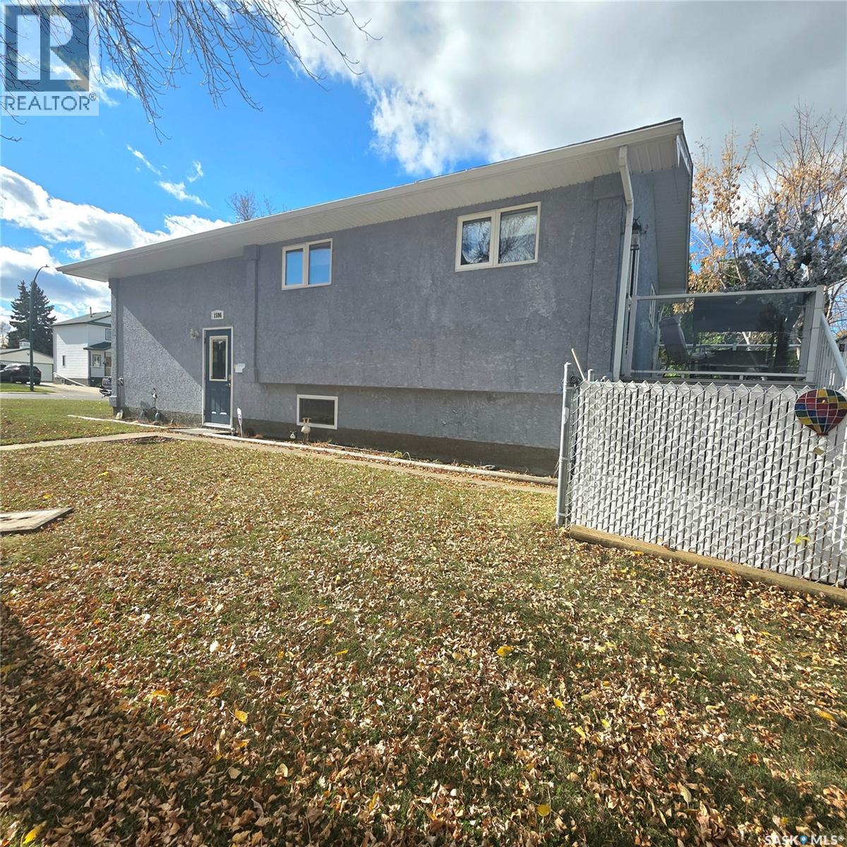 1596 Mcintosh Drive, Prince Albert, Saskatchewan  S6V 7B8 - Photo 2 - SK020727