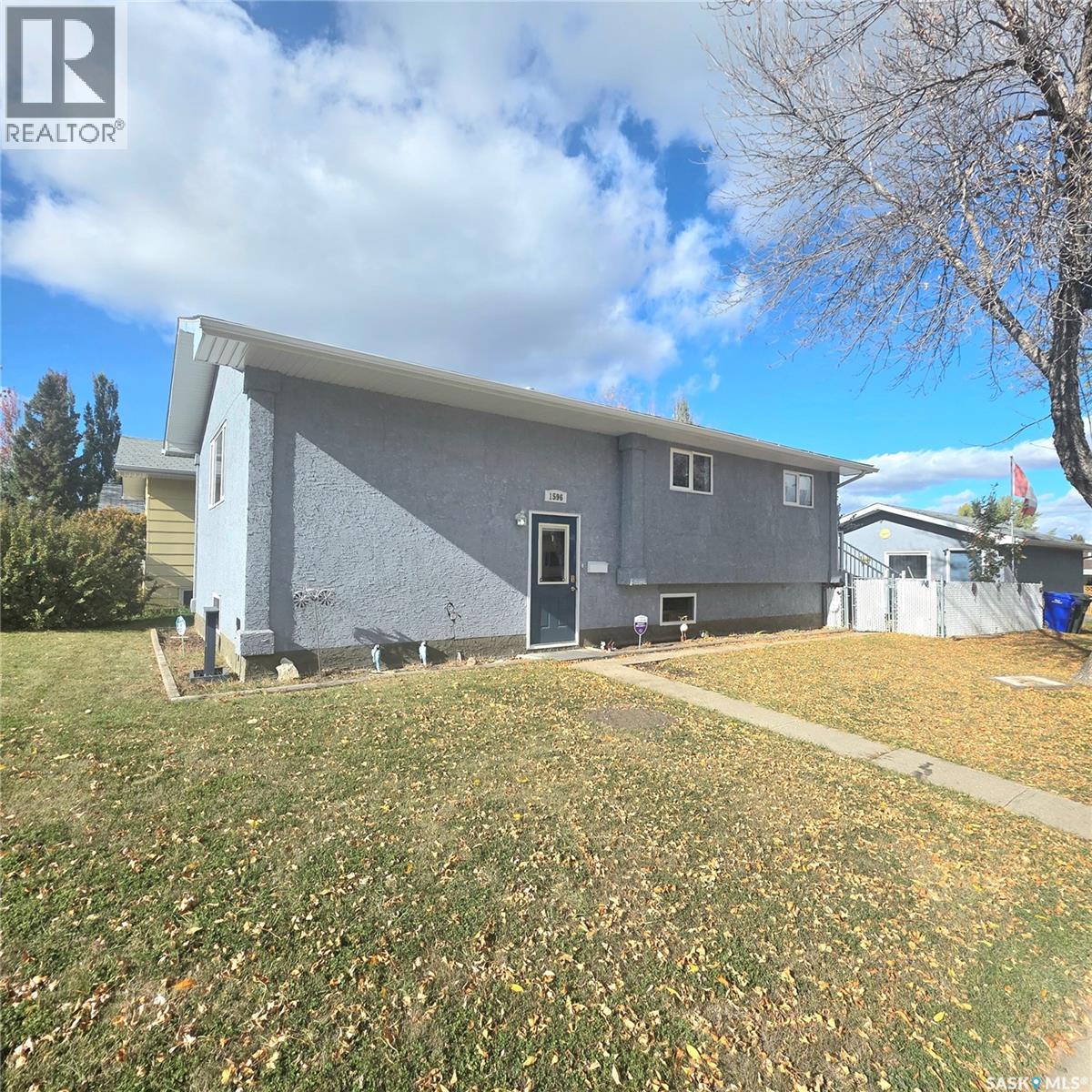 1596 Mcintosh Drive, Prince Albert, Saskatchewan  S6V 7B8 - Photo 4 - SK020727