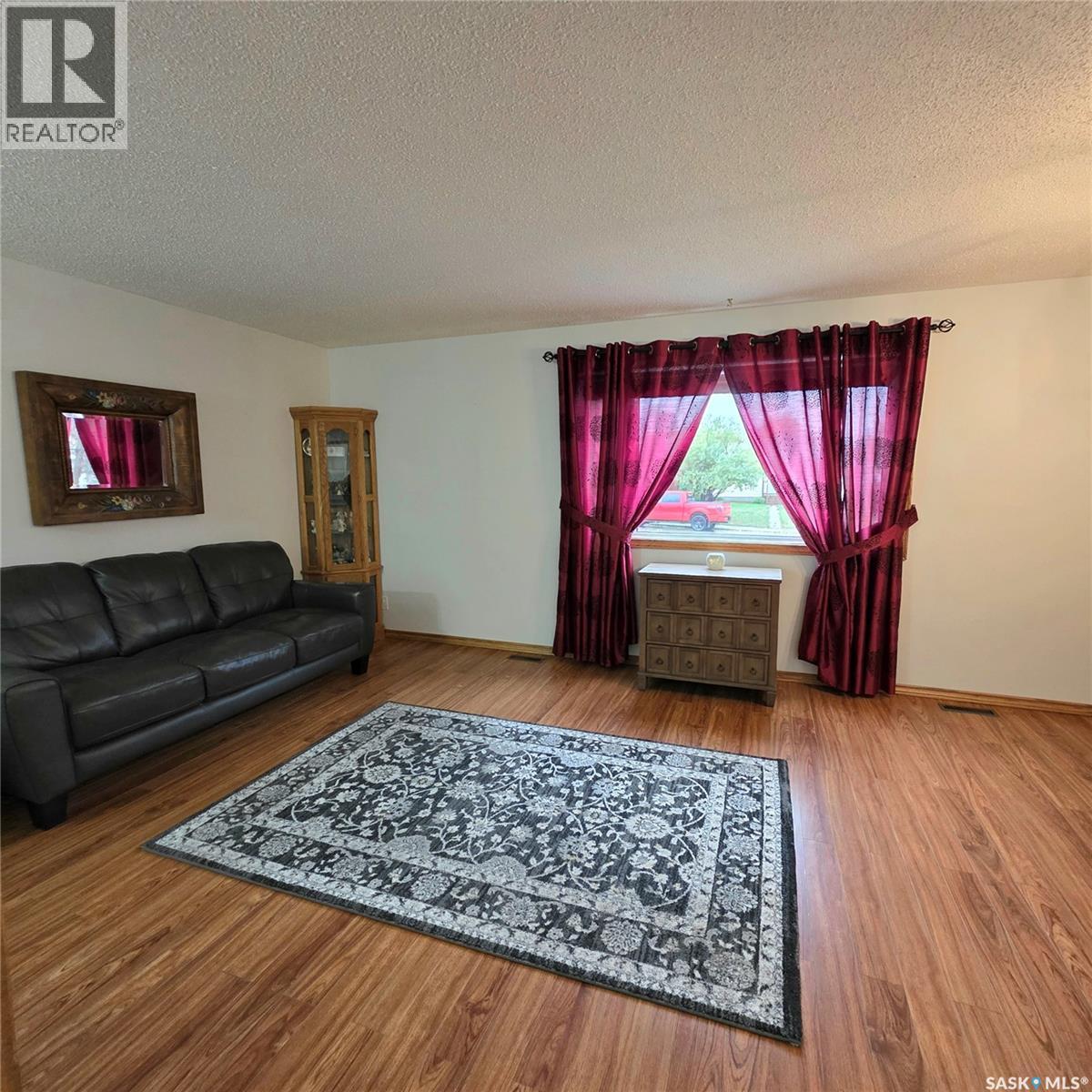 1596 Mcintosh Drive, Prince Albert, Saskatchewan  S6V 7B8 - Photo 9 - SK020727