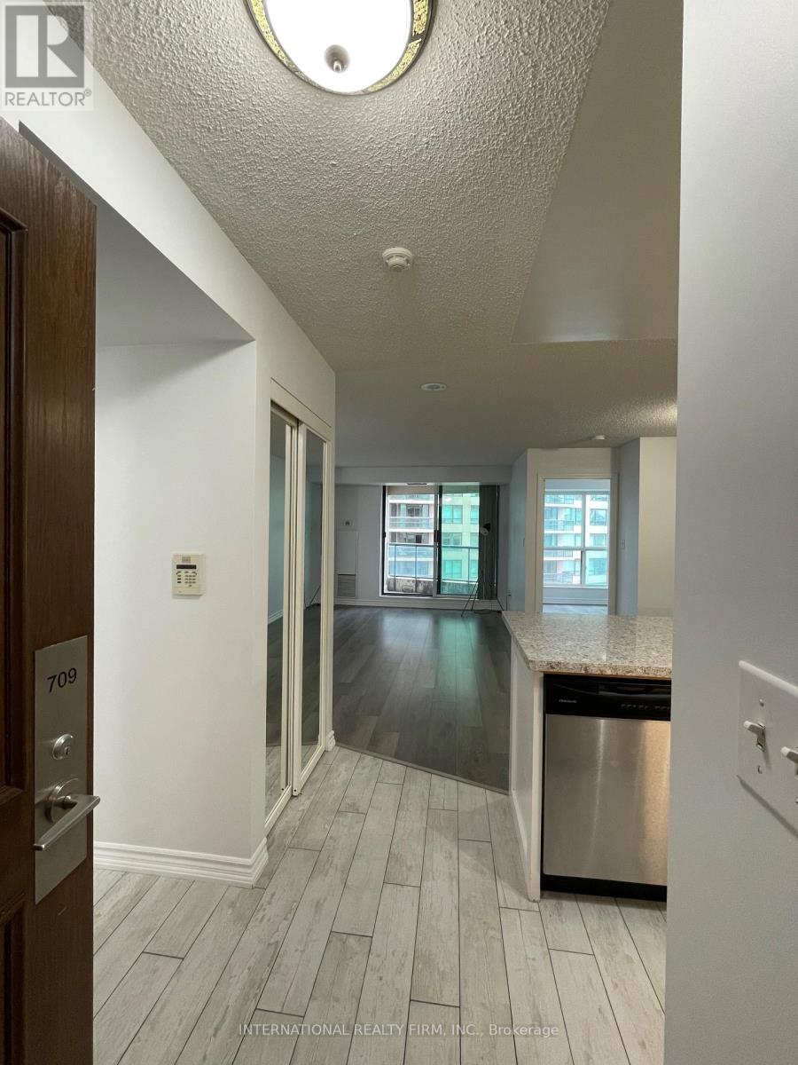 709 - 7 Lorraine Drive, Toronto, Ontario  M2N 7H2 - Photo 3 - C12312293