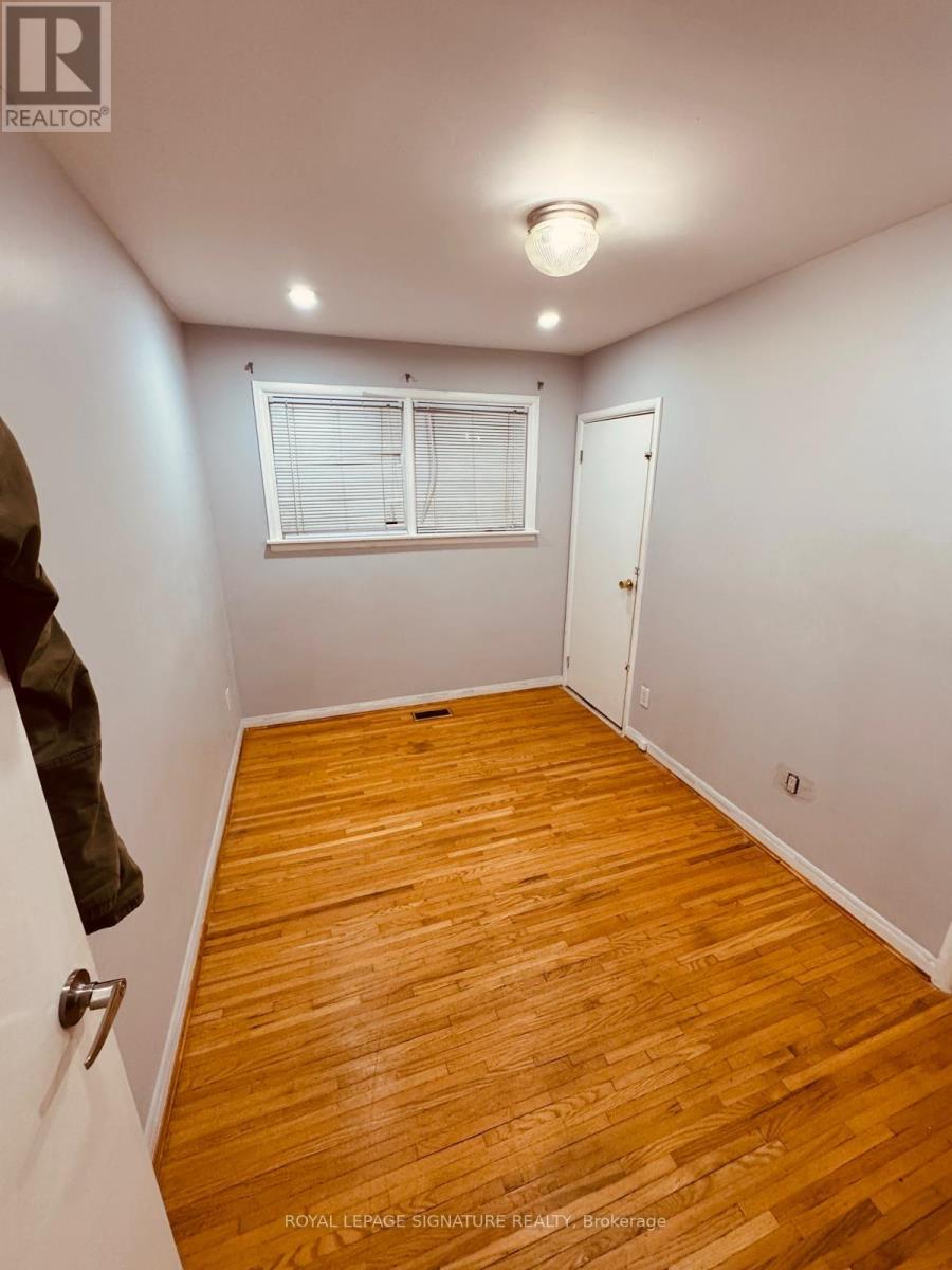 104 Queenston Crescent, London East, Ontario  N5W 1N6 - Photo 10 - X12459258