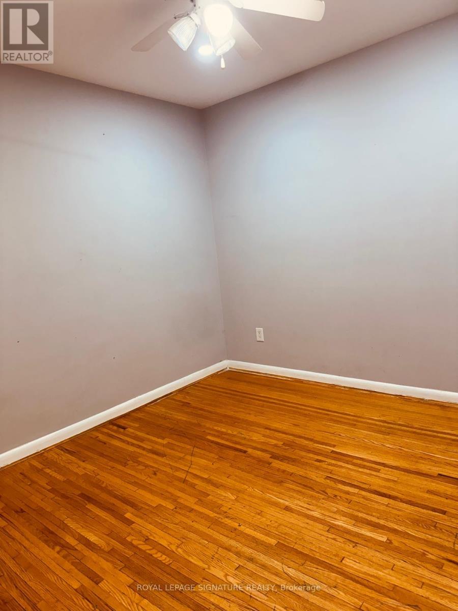 104 Queenston Crescent, London East, Ontario  N5W 1N6 - Photo 11 - X12459258