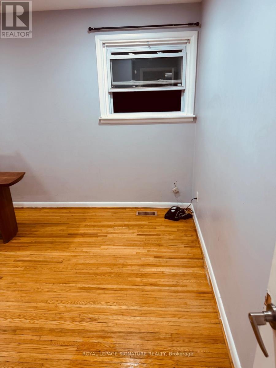 104 Queenston Crescent, London East, Ontario  N5W 1N6 - Photo 17 - X12459258