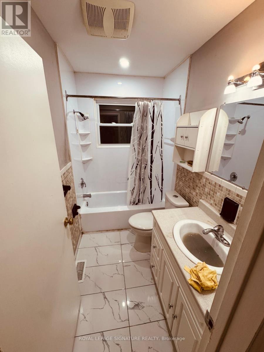104 Queenston Crescent, London East, Ontario  N5W 1N6 - Photo 2 - X12459258