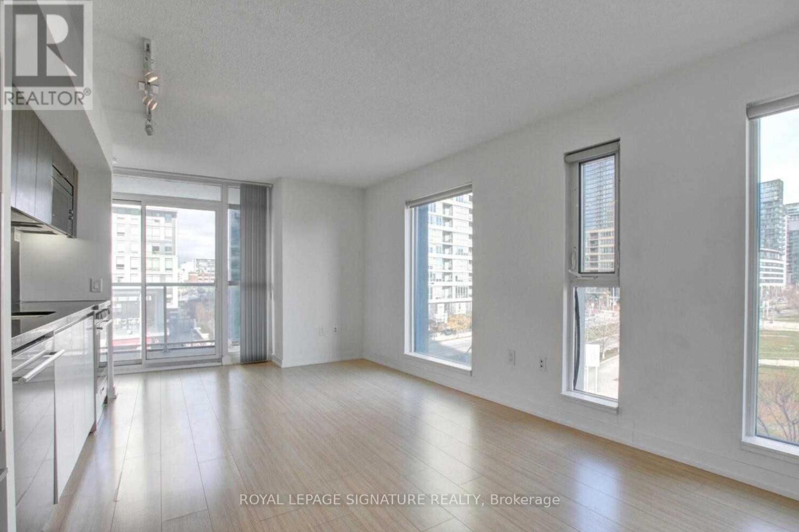 520 - 85 Queens Wharf Road, Toronto, Ontario  M5V 0J9 - Photo 2 - C12459260