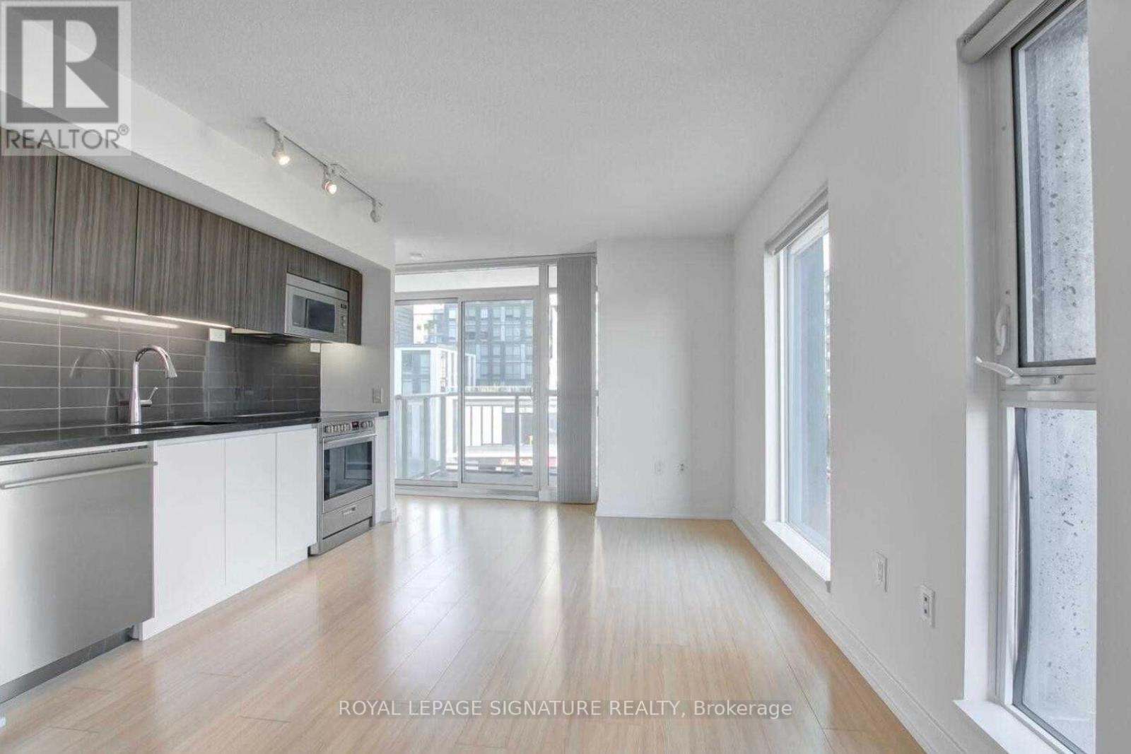 520 - 85 Queens Wharf Road, Toronto, Ontario  M5V 0J9 - Photo 3 - C12459260