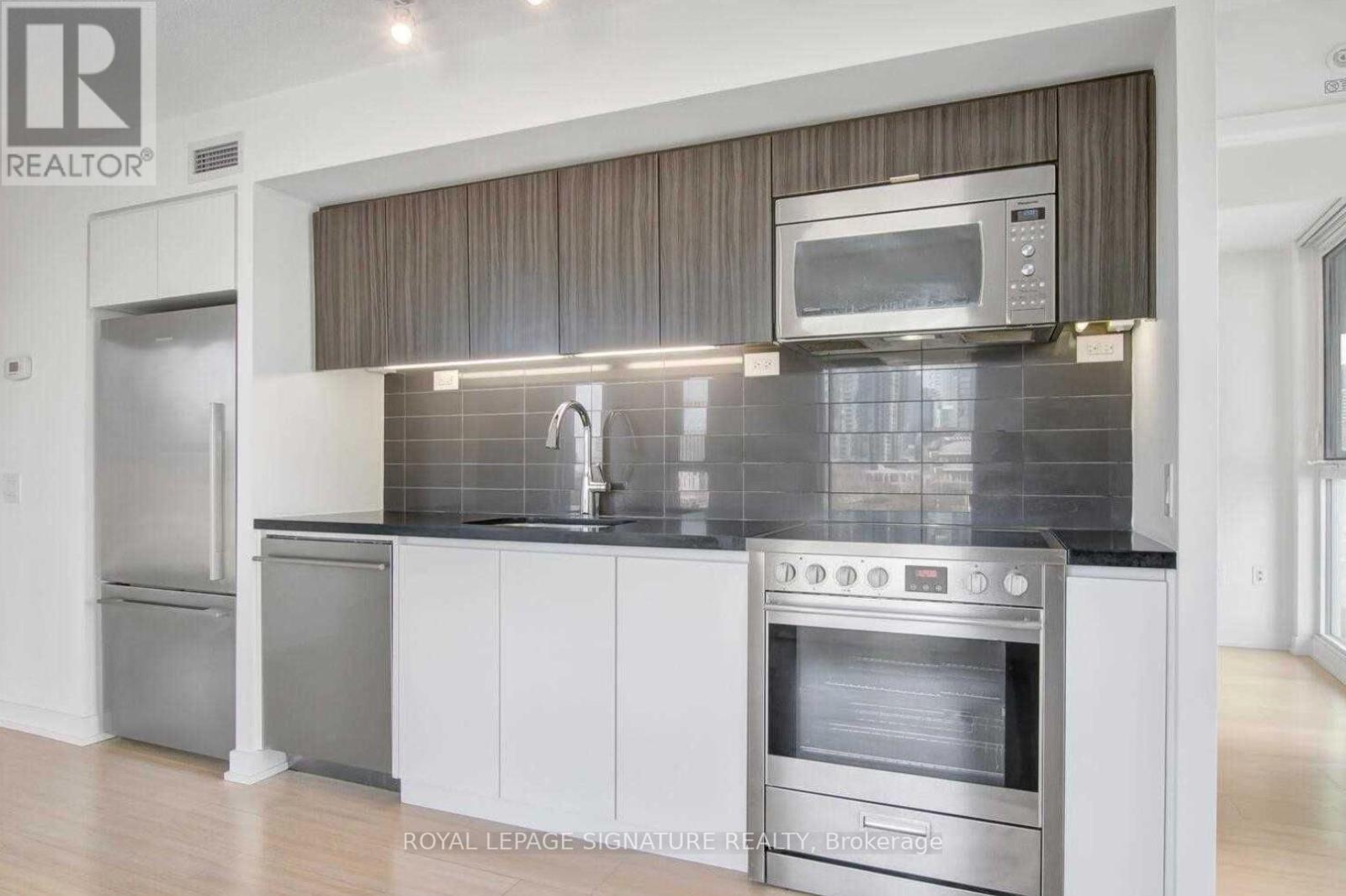 520 - 85 Queens Wharf Road, Toronto, Ontario  M5V 0J9 - Photo 8 - C12459260