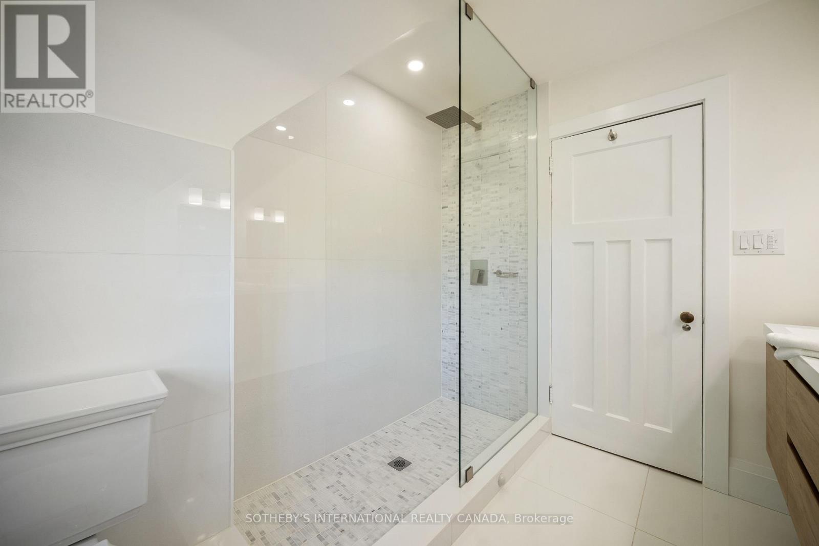 24 Doncliffe Drive, Toronto, Ontario  M4N 2E6 - Photo 26 - C12459261