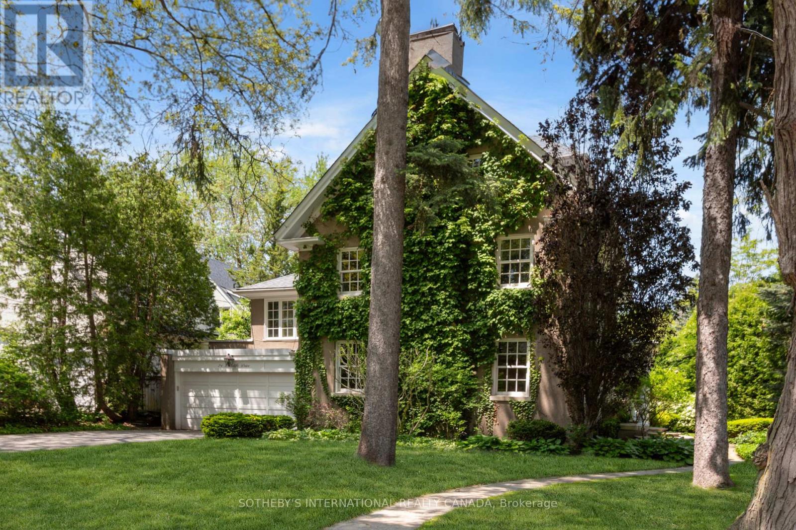 24 Doncliffe Drive, Toronto, Ontario  M4N 2E6 - Photo 3 - C12459261