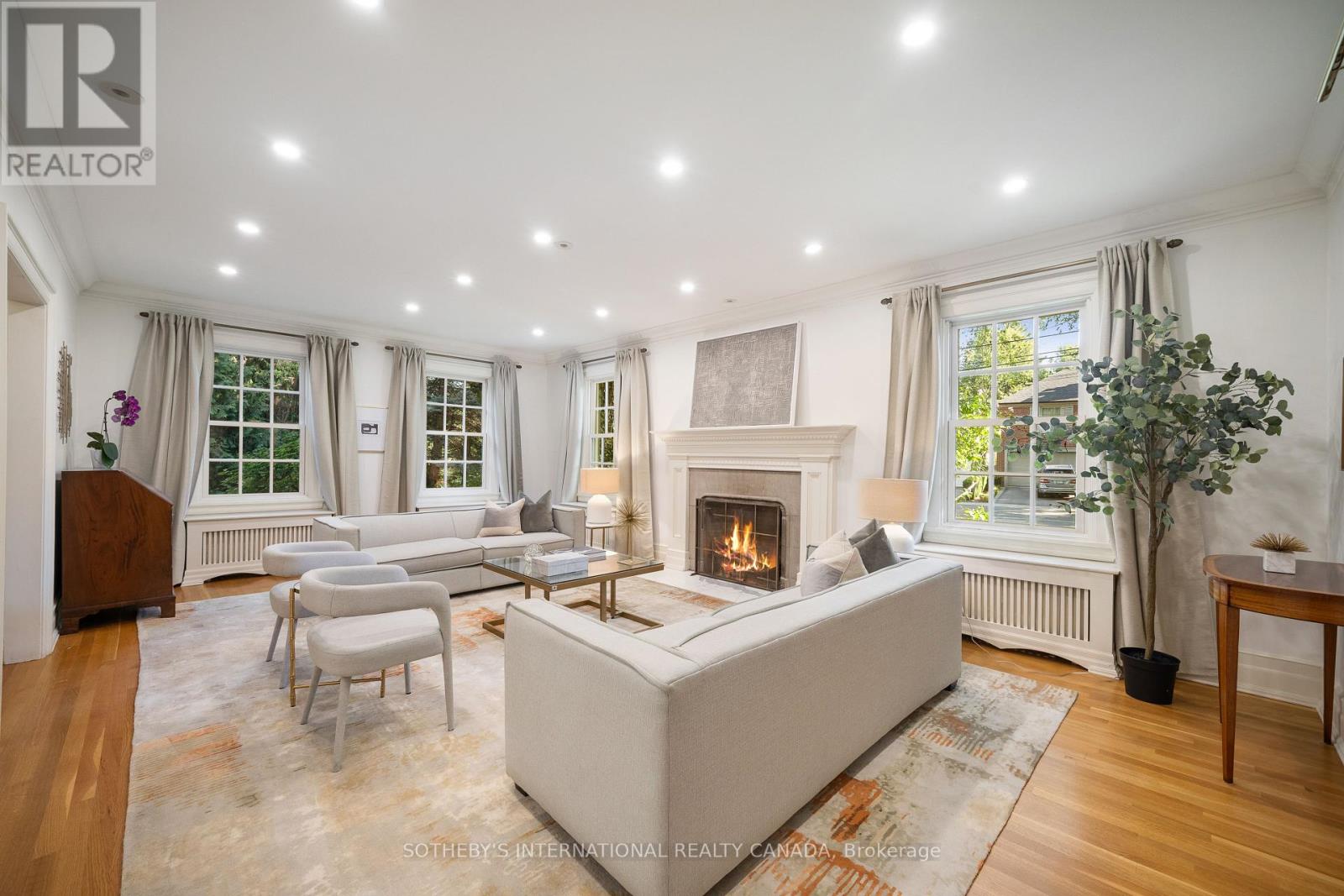 24 Doncliffe Drive, Toronto, Ontario  M4N 2E6 - Photo 5 - C12459261