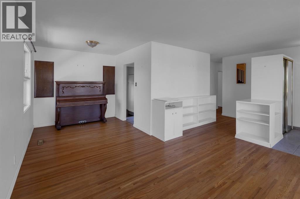 419 33 Avenue Ne, Calgary, Alberta  T2E 2J2 - Photo 10 - A2256402