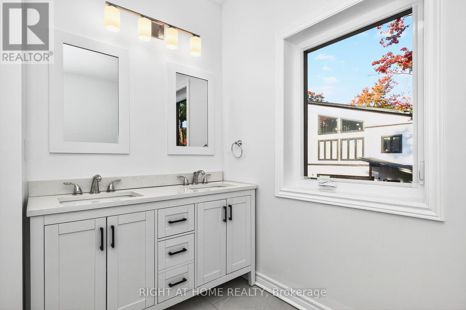 50 Breithaupt Crescent, Tiny, Ontario  L9M 0B2 - Photo 33 - S12459264