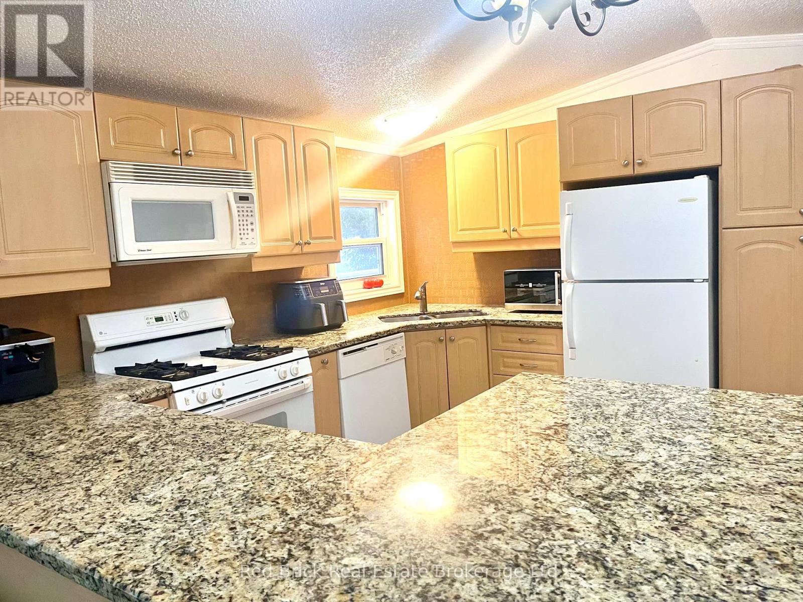 6 Lane Street, Centre Wellington, Ontario  N1M 2W5 - Photo 5 - X12281778