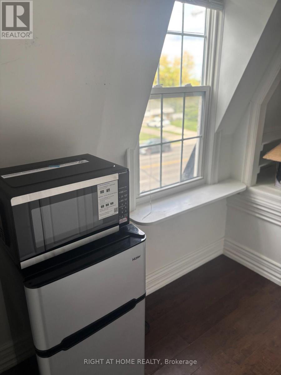 Unit 2 - 125 Steeles Avenue E, Toronto, Ontario  M2M 2Y5 - Photo 6 - C12387628