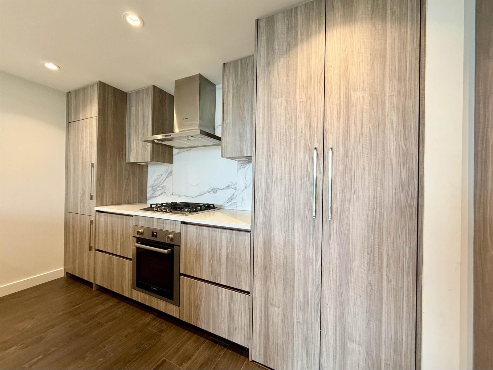 805 9887 Whalley Boulevard, Surrey, British Columbia  V3T 0P4 - Photo 3 - R3055983