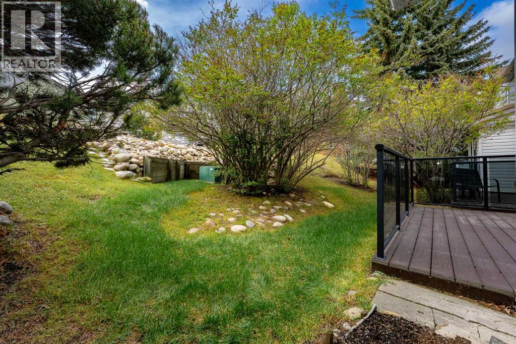 215 Coachway Lane Sw, Calgary, Alberta  T3H 2V9 - Photo 7 - A2262406