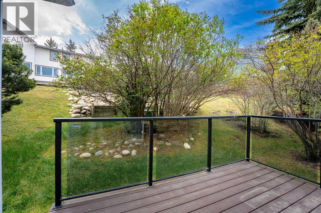 215 Coachway Lane Sw, Calgary, Alberta  T3H 2V9 - Photo 8 - A2262406