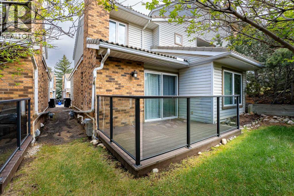 215 Coachway Lane Sw, Calgary, Alberta  T3H 2V9 - Photo 3 - A2262406