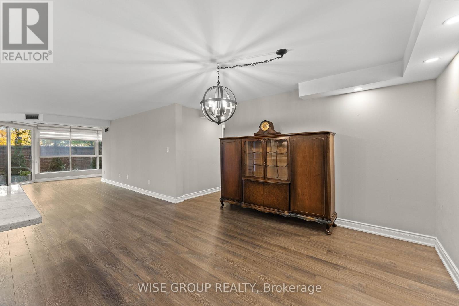 113 - 5 Weldrick Road W, Richmond Hill, Ontario  L4C 8S9 - Photo 13 - N12459271