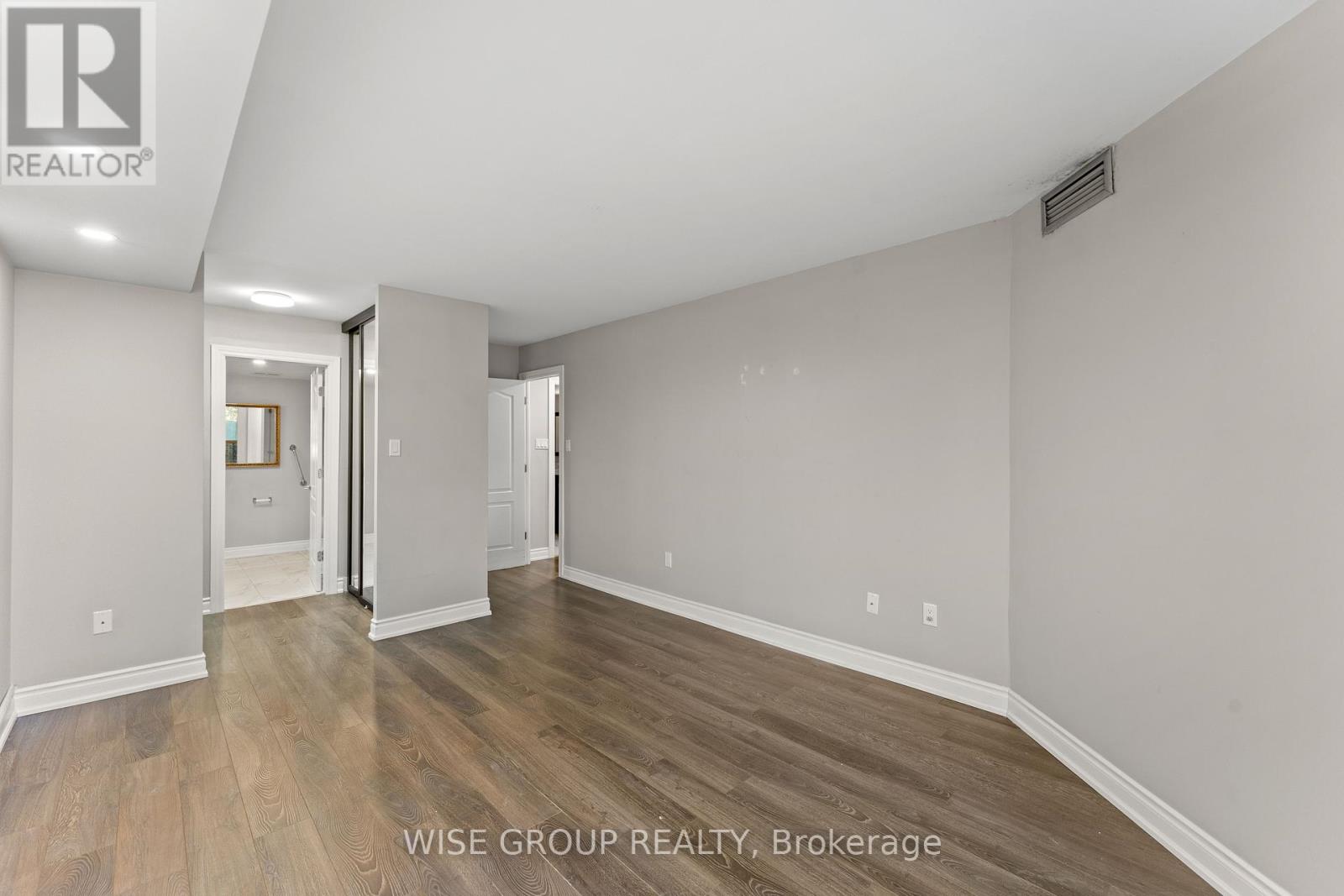 113 - 5 Weldrick Road W, Richmond Hill, Ontario  L4C 8S9 - Photo 35 - N12459271