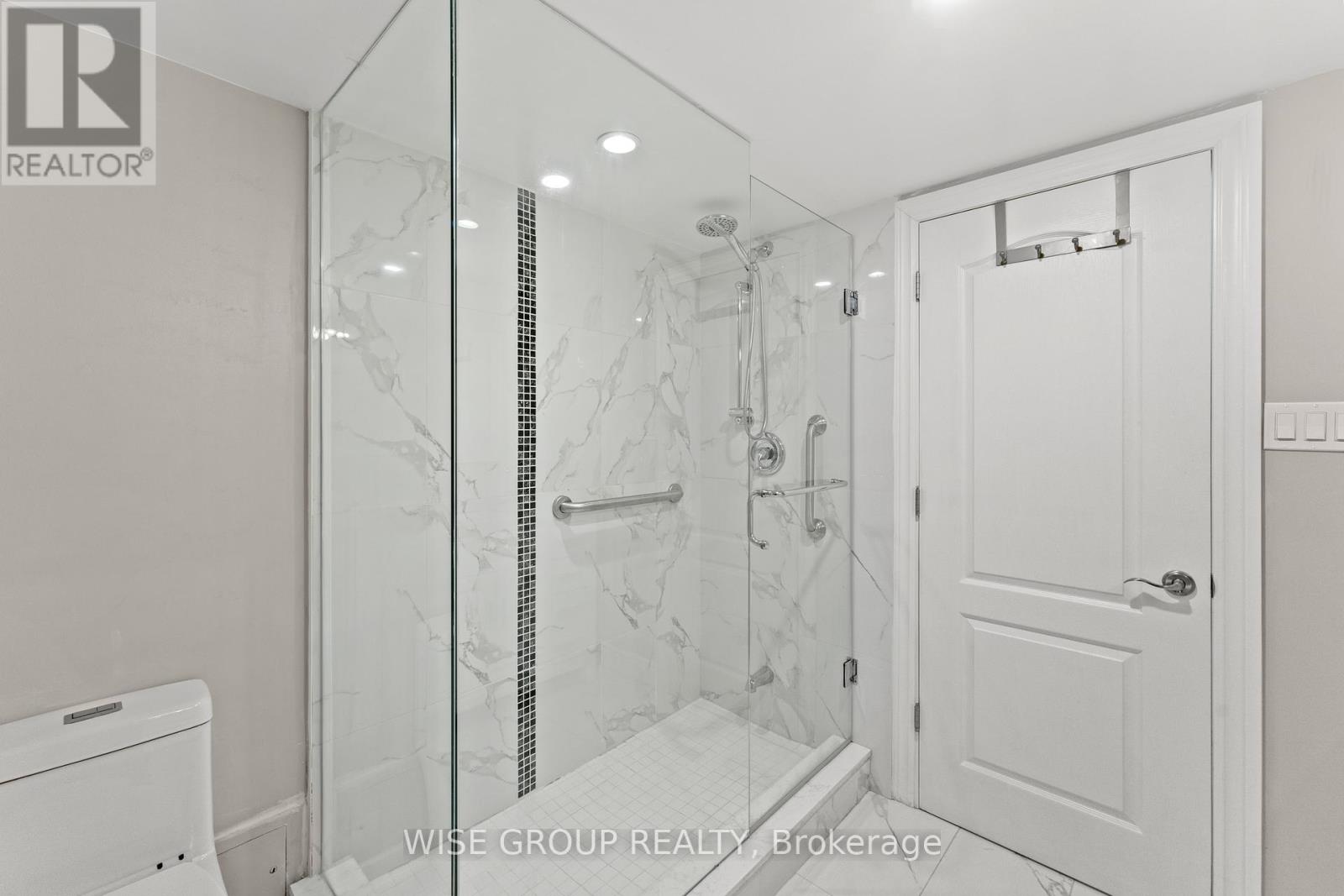 113 - 5 Weldrick Road W, Richmond Hill, Ontario  L4C 8S9 - Photo 37 - N12459271