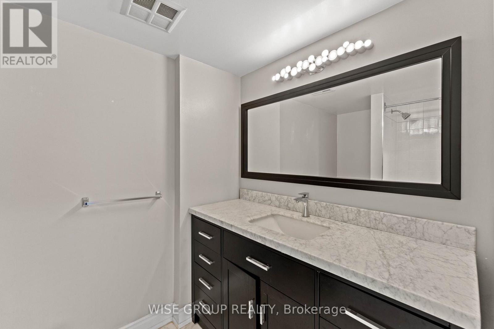 113 - 5 Weldrick Road W, Richmond Hill, Ontario  L4C 8S9 - Photo 39 - N12459271