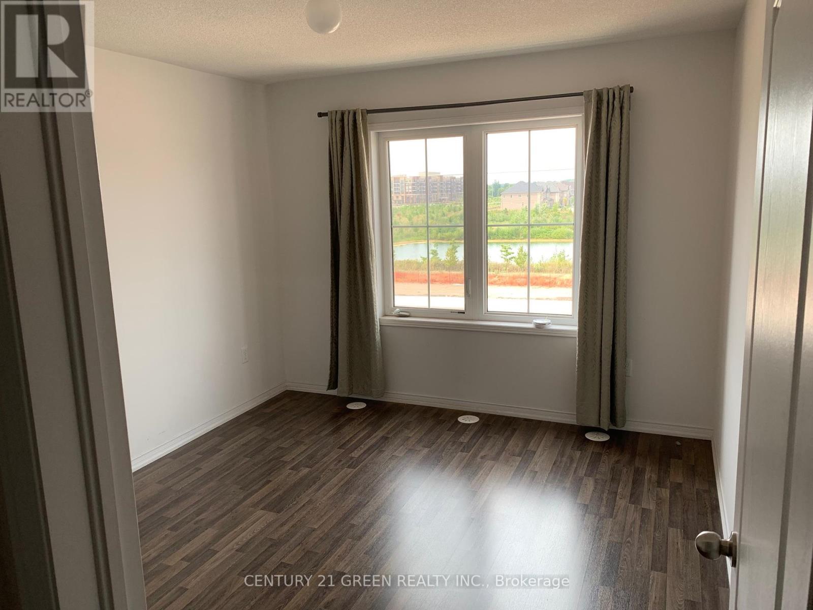 17 - 2500 Post Road, Oakville, Ontario  L6H 0K1 - Photo 2 - W12459272
