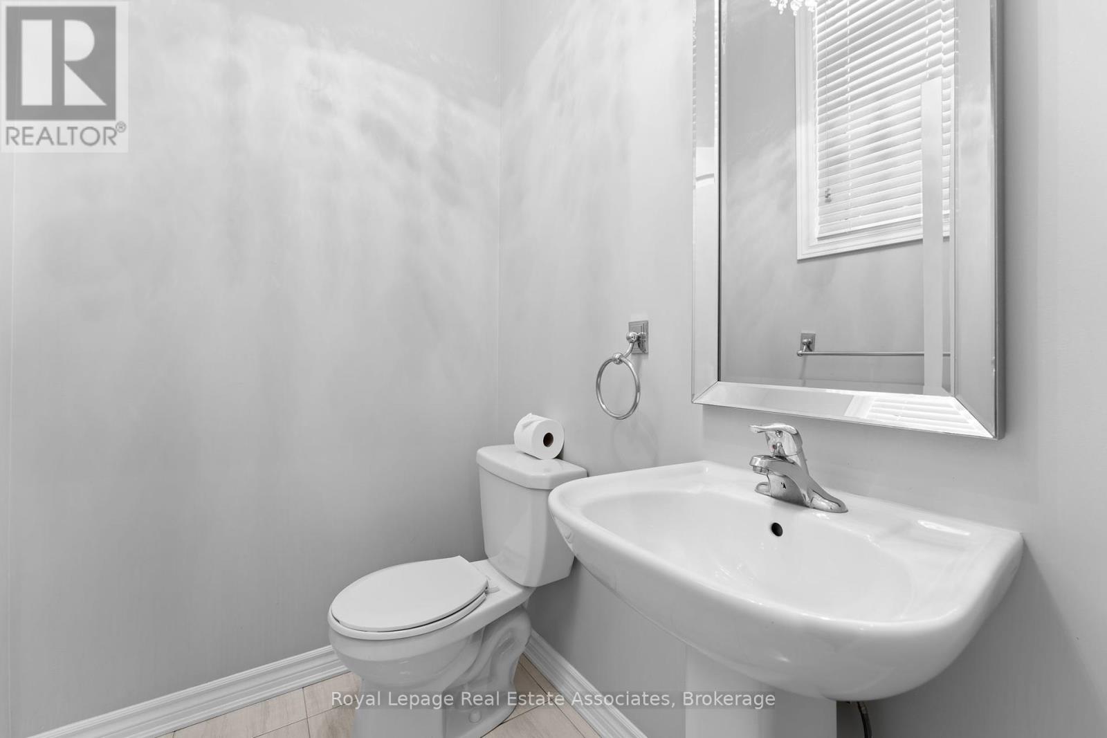 8 Sierra Crescent, Halton Hills, Ontario  L7G 0L9 - Photo 24 - W12459280
