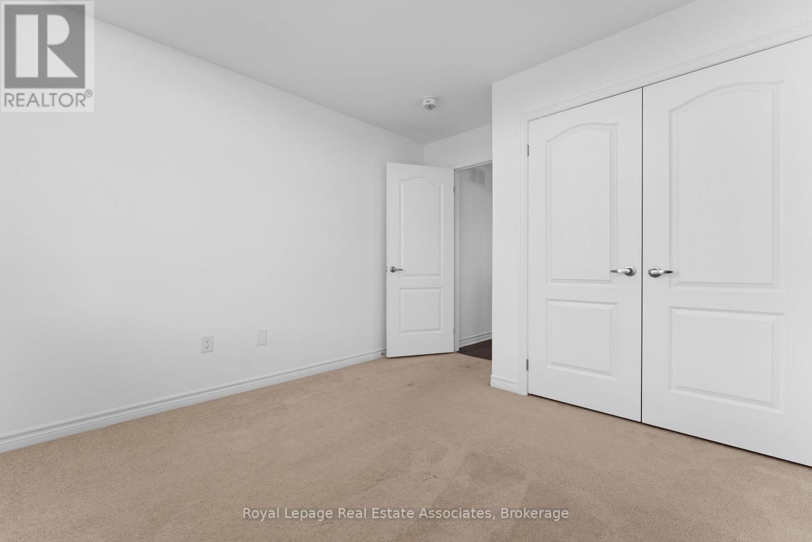 8 Sierra Crescent, Halton Hills, Ontario  L7G 0L9 - Photo 34 - W12459280