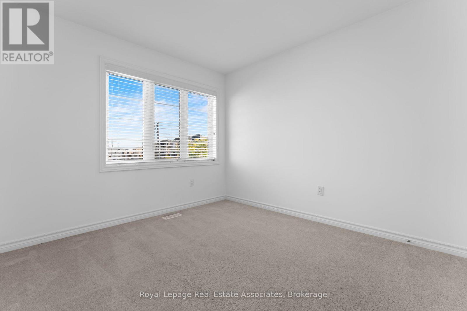 8 Sierra Crescent, Halton Hills, Ontario  L7G 0L9 - Photo 35 - W12459280