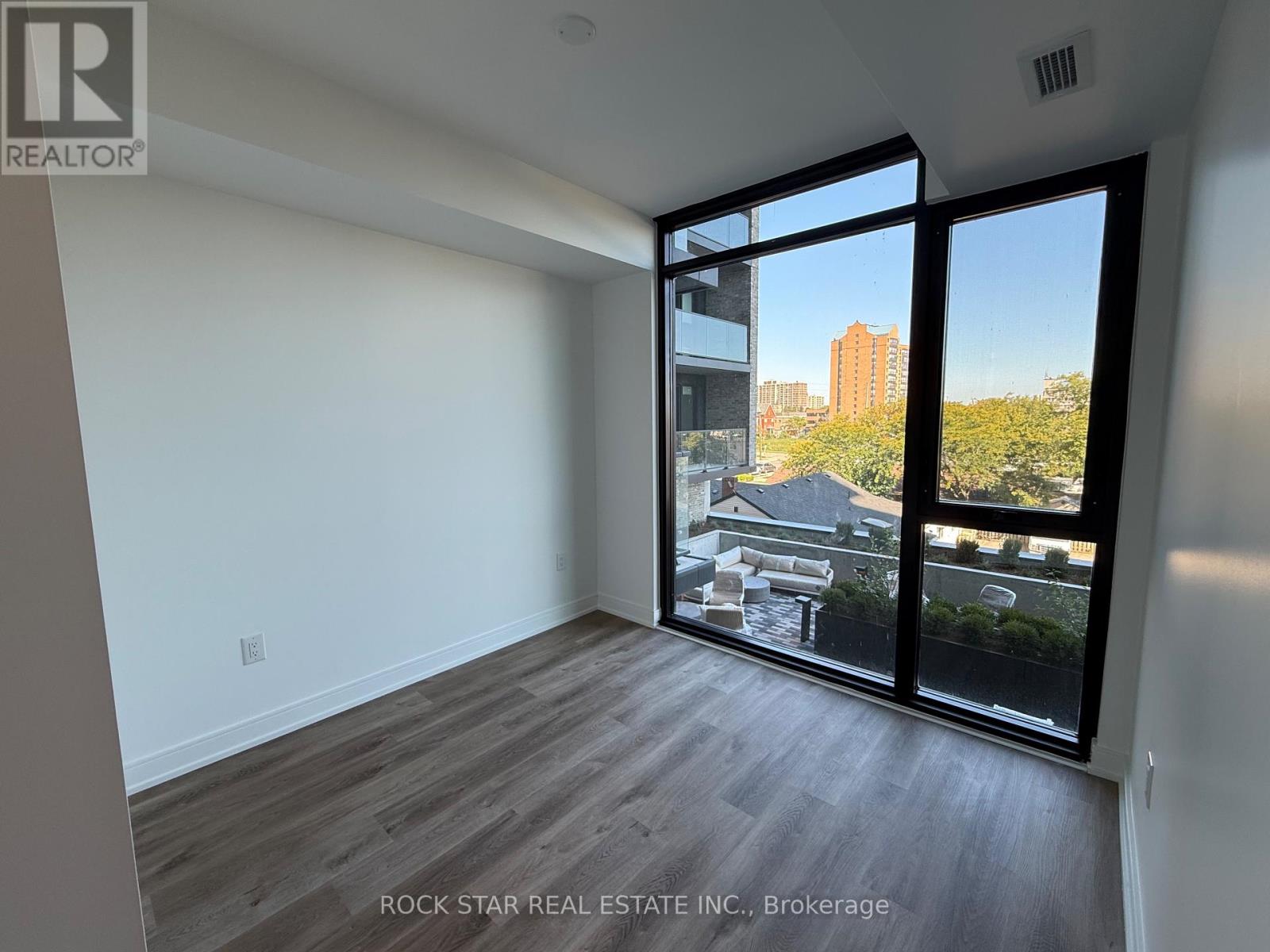 329 - 3009 Novar Road, Mississauga, Ontario  L5B 0P9 - Photo 8 - W12459284