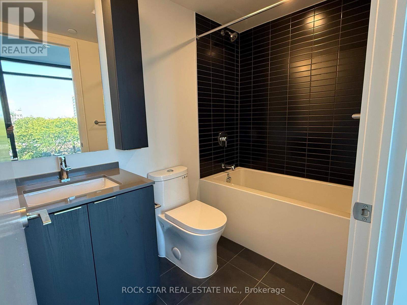 329 - 3009 Novar Road, Mississauga, Ontario  L5B 0P9 - Photo 9 - W12459284