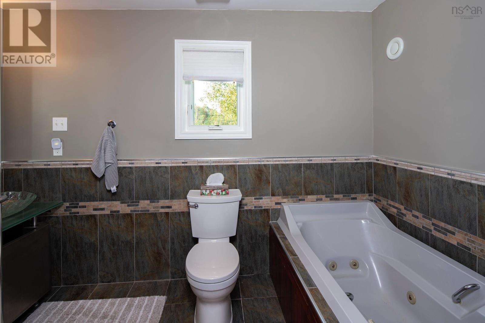 20 Bremner Drive, Hackett's Cove, Nova Scotia  B3Z 3L3 - Photo 25 - 202525316