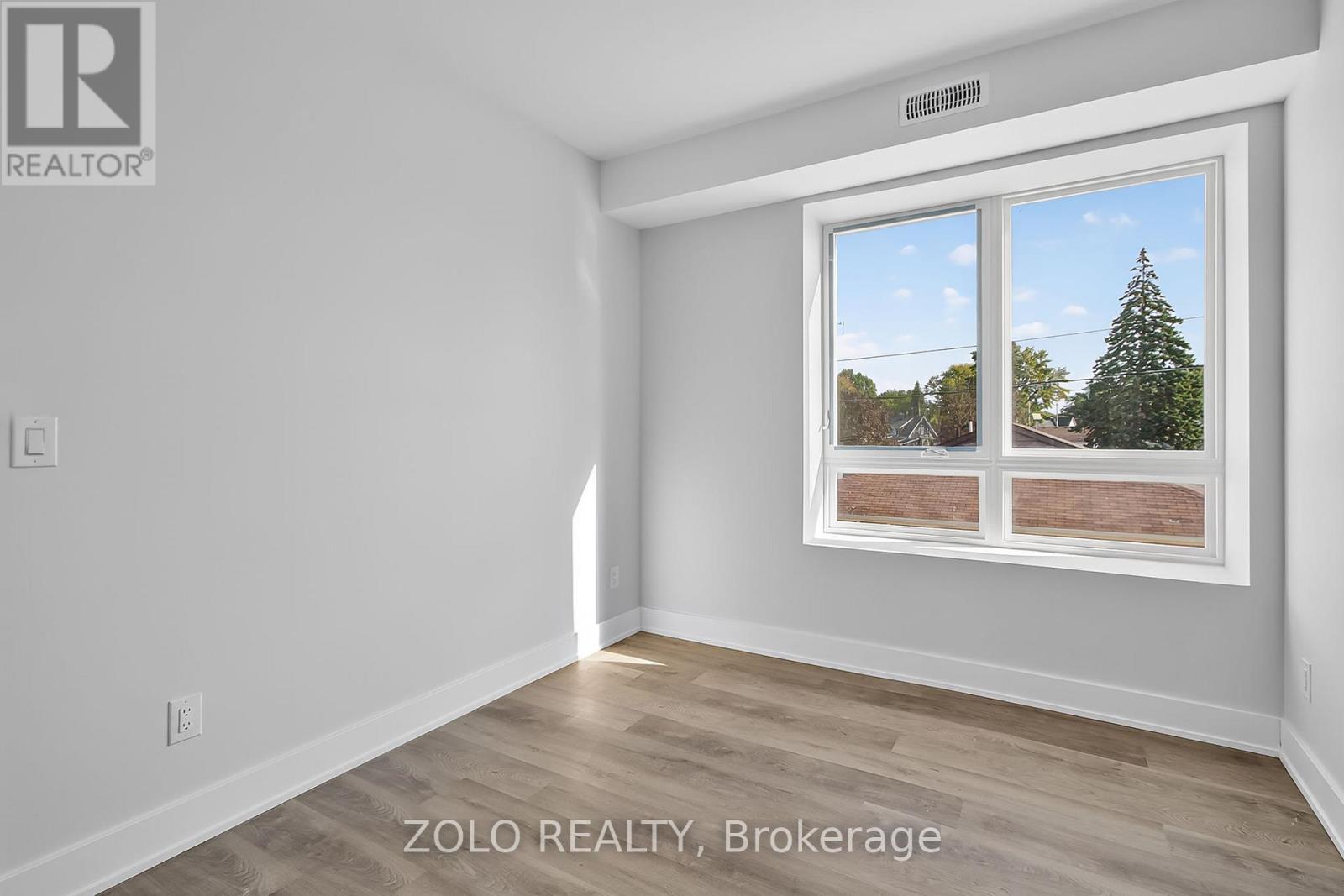 Unit # 4 - 206 Wellington Street, Chatham-Kent, Ontario  N8A 2X9 - Photo 10 - X12459268