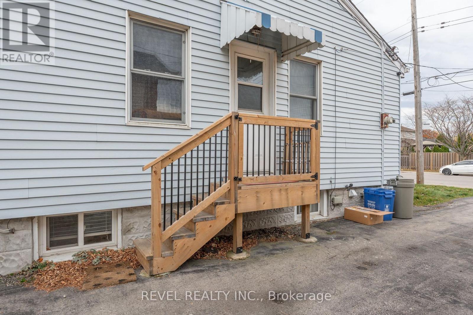 99 East 36th Street, Hamilton, Ontario  L8V 3Z2 - Photo 19 - X12459275