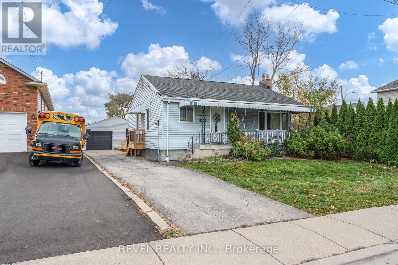 99 East 36th Street, Hamilton, Ontario  L8V 3Z2 - Photo 2 - X12459275