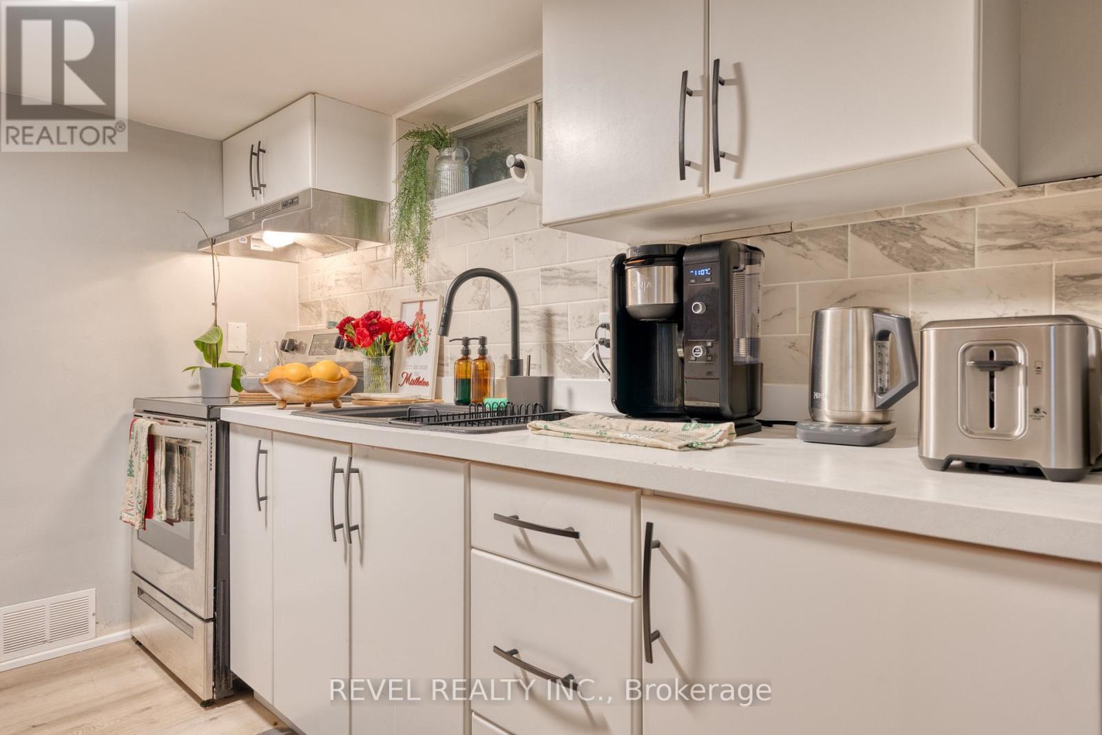 99 East 36th Street, Hamilton, Ontario  L8V 3Z2 - Photo 23 - X12459275