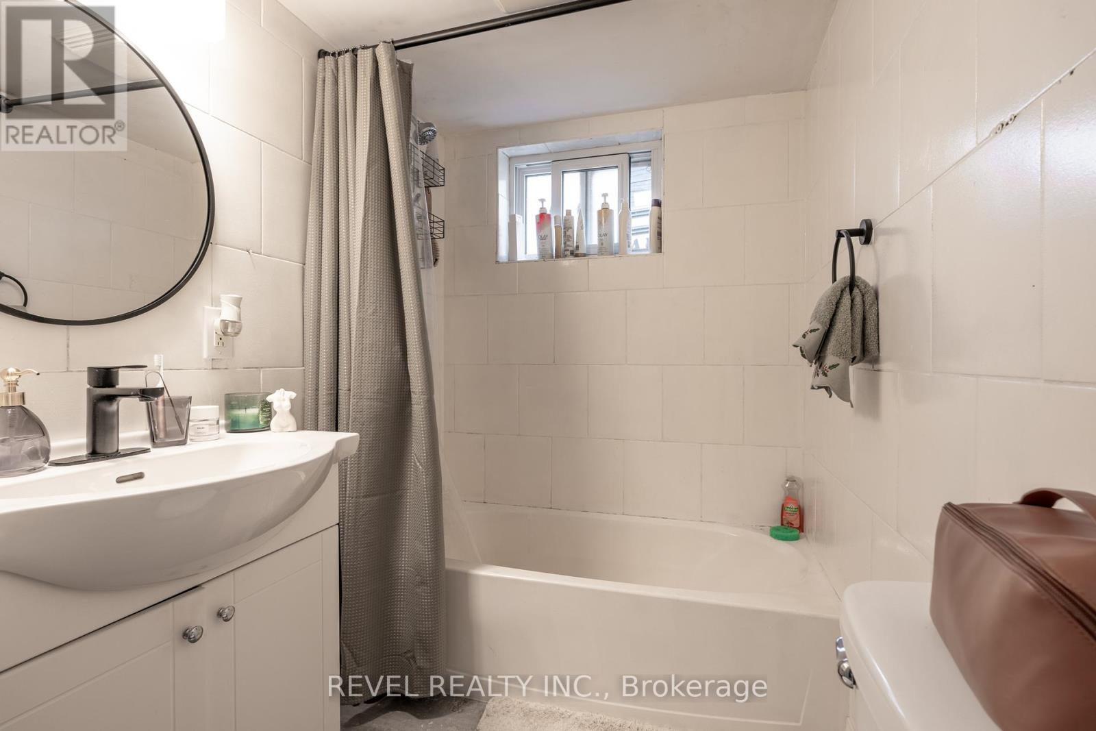 99 East 36th Street, Hamilton, Ontario  L8V 3Z2 - Photo 34 - X12459275
