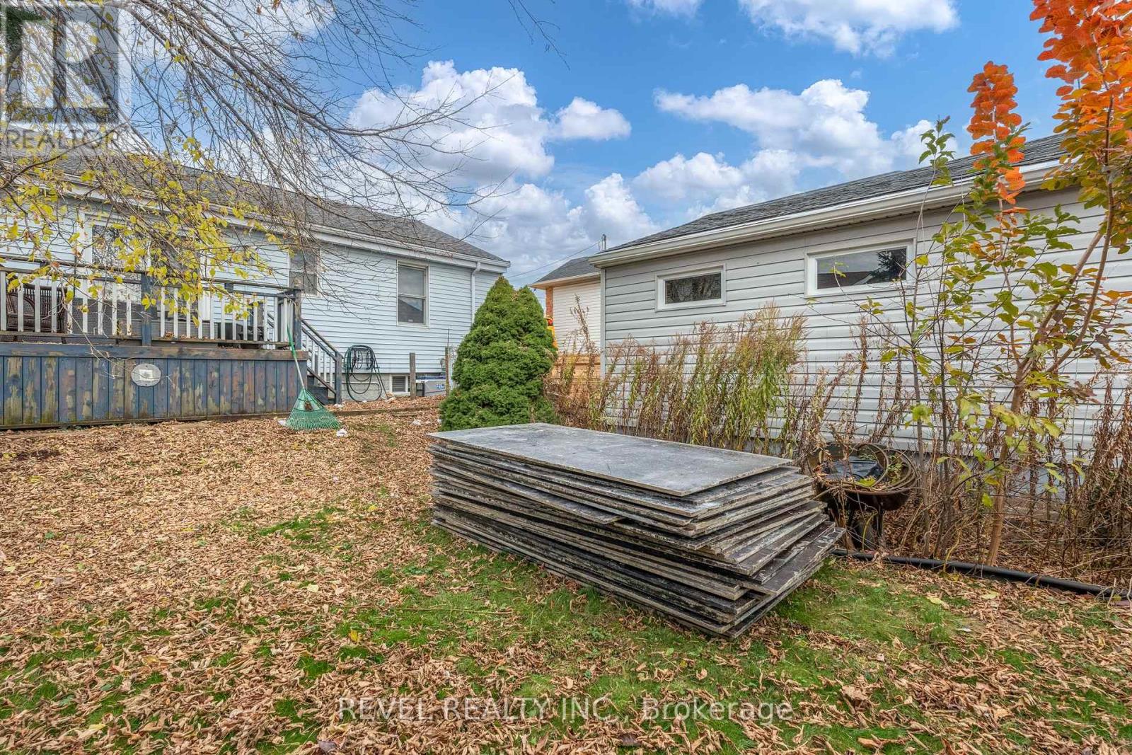 99 East 36th Street, Hamilton, Ontario  L8V 3Z2 - Photo 37 - X12459275