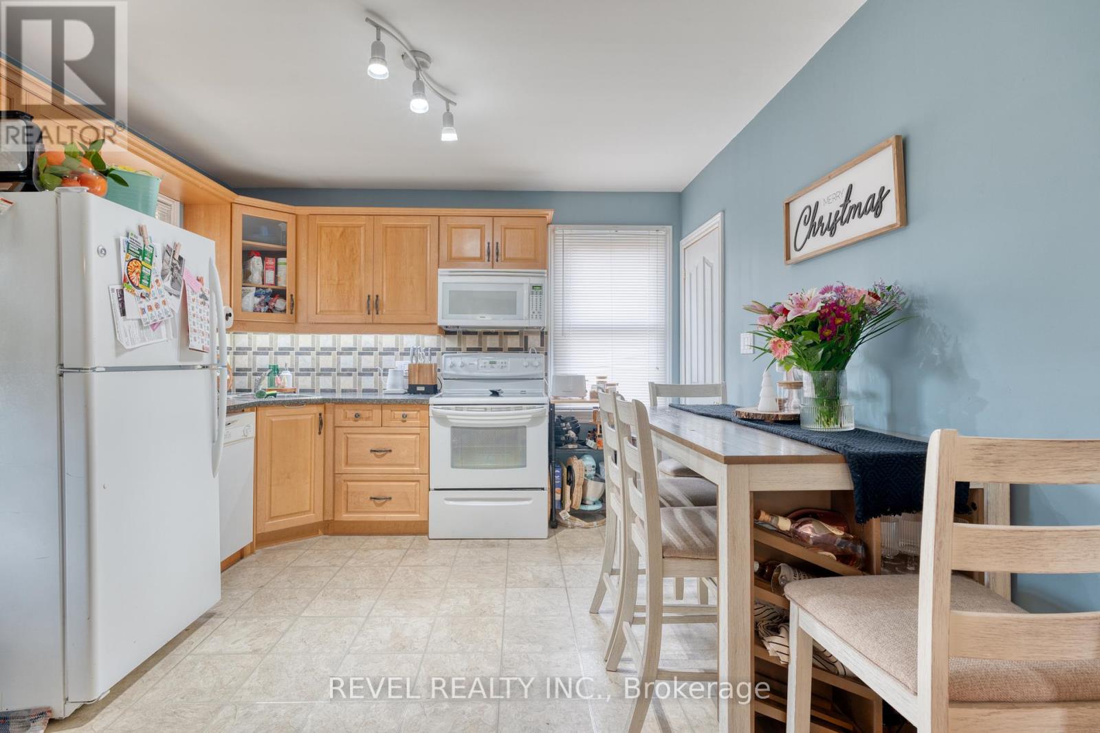 99 East 36th Street, Hamilton, Ontario  L8V 3Z2 - Photo 8 - X12459275