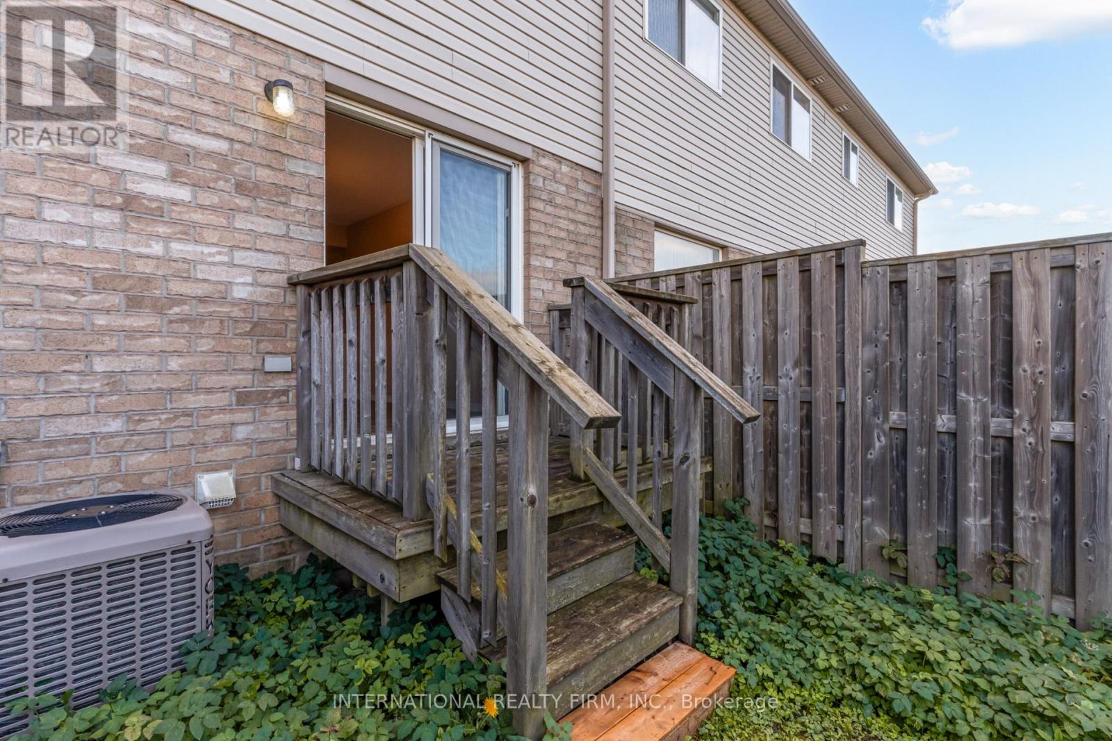 47 - 7 Southside Place, Hamilton, Ontario  L9C 7W6 - Photo 44 - X12192959