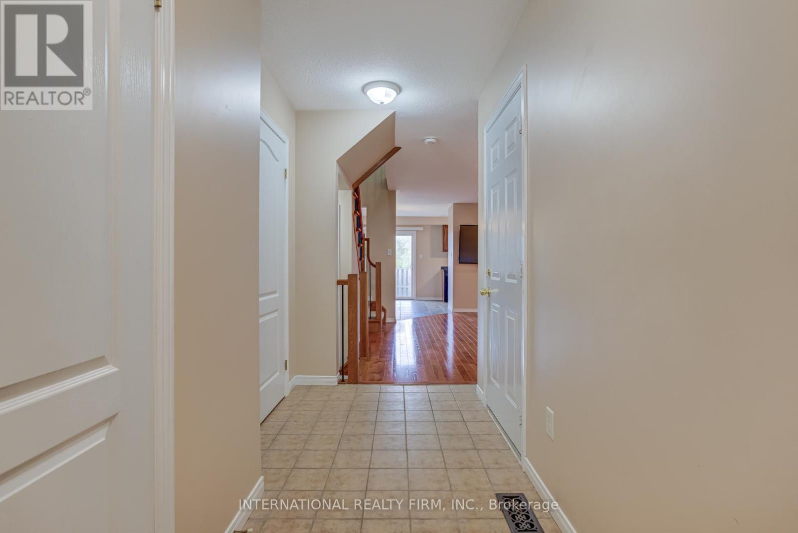 47 - 7 Southside Place, Hamilton, Ontario  L9C 7W6 - Photo 6 - X12192959
