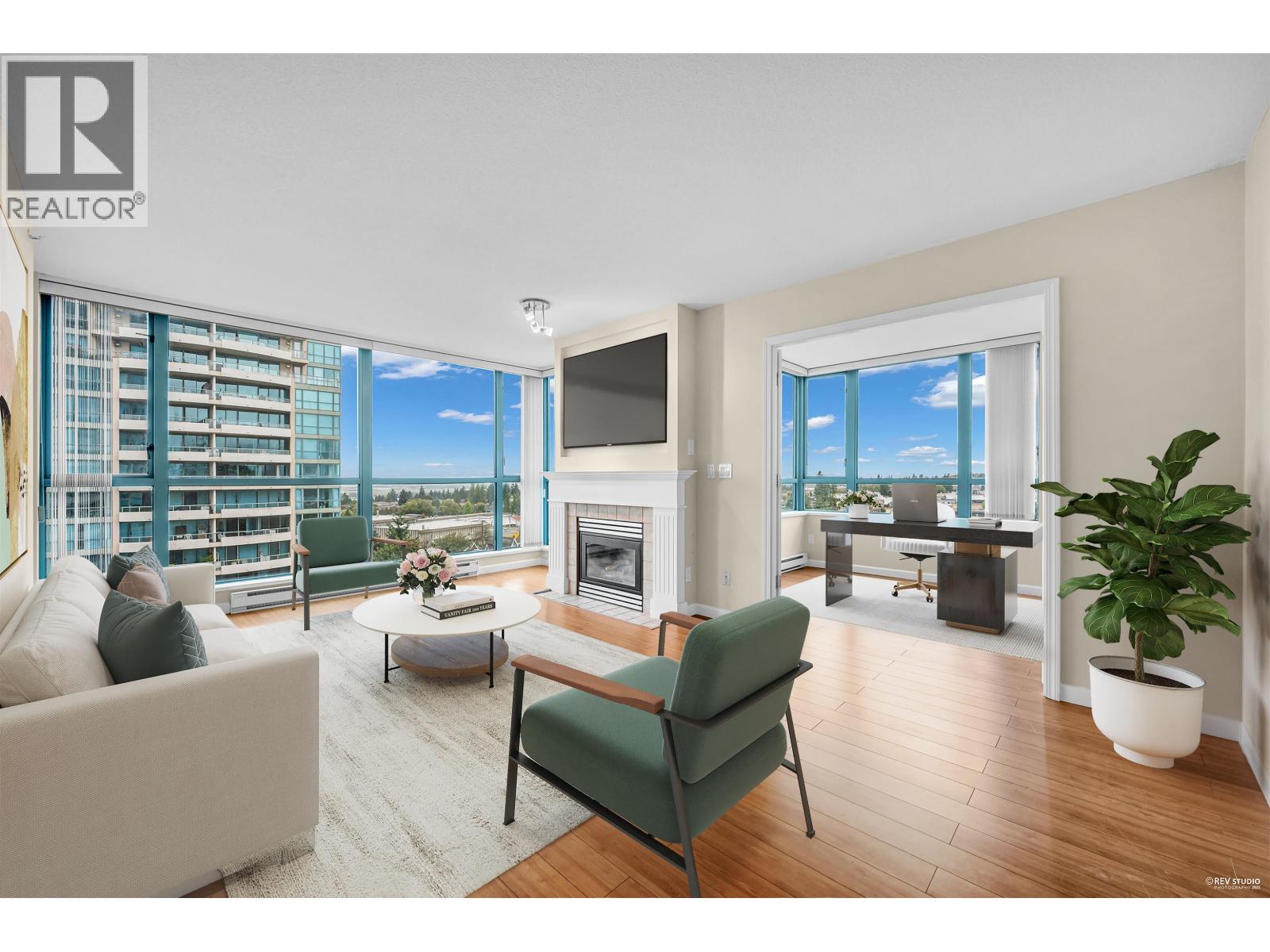 1104 6611 Southoaks Crescent, Burnaby, British Columbia  V5E 4L5 - Photo 2 - R3057771