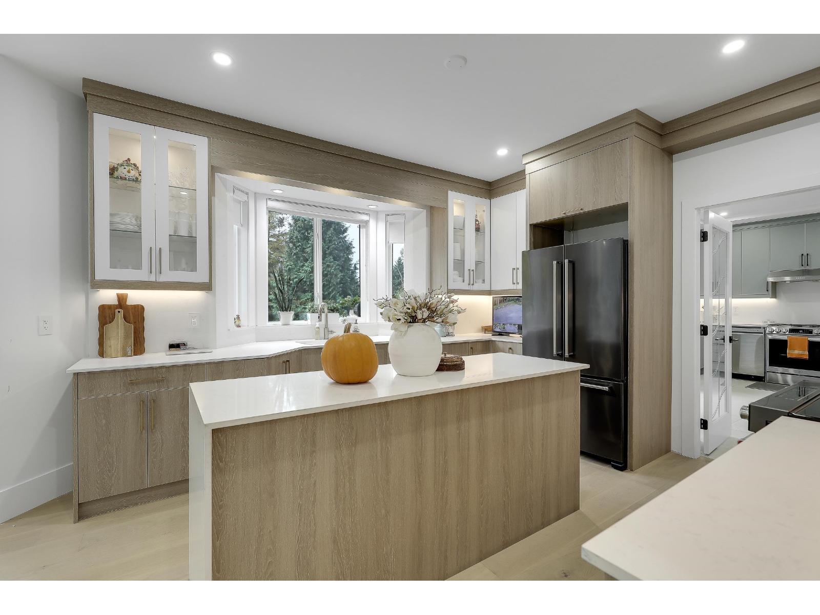 18040 20 Avenue, White Rock, British Columbia  V3S 9V7 - Photo 8 - R3056078
