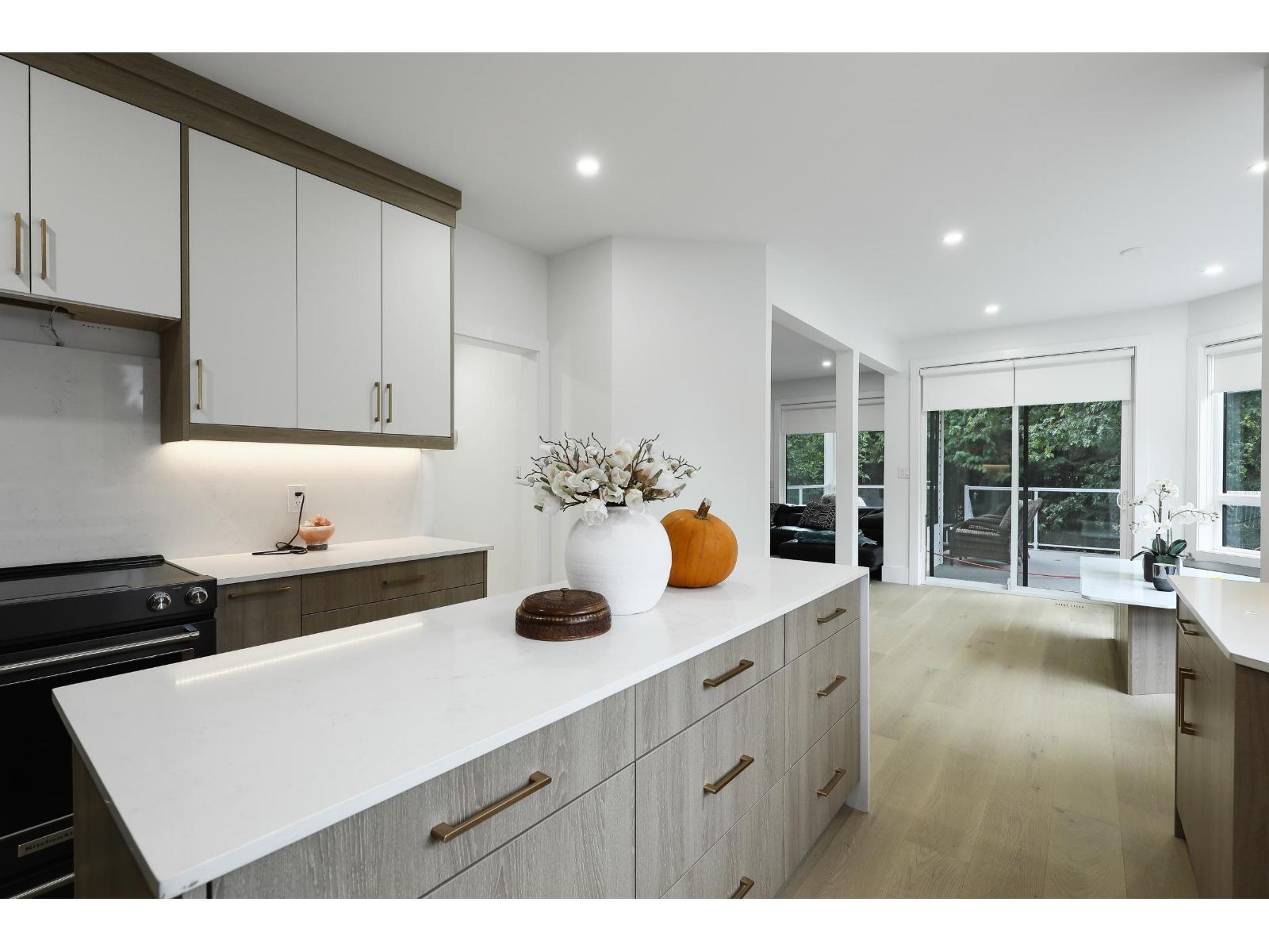 18040 20 Avenue, White Rock, British Columbia  V3S 9V7 - Photo 5 - R3056078