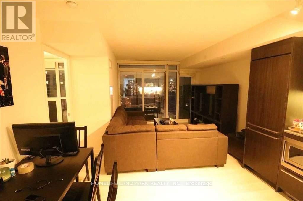2011 - 80 Queens Wharf Road, Toronto, Ontario  M5V 0J3 - Photo 6 - C12459291