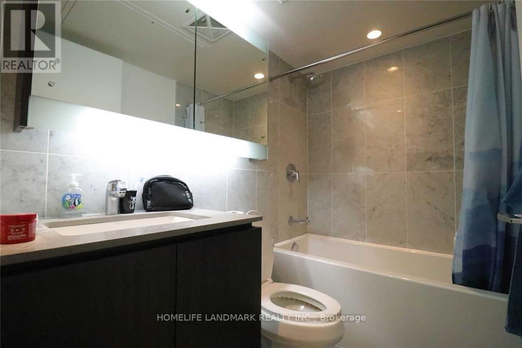 2011 - 80 Queens Wharf Road, Toronto, Ontario  M5V 0J3 - Photo 7 - C12459291